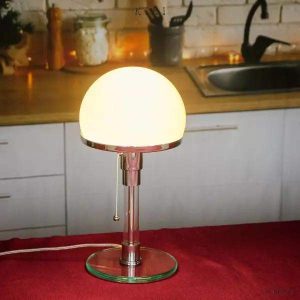 Lampa stołowa Bauhaus Wagenfeld z szklanym kloszem