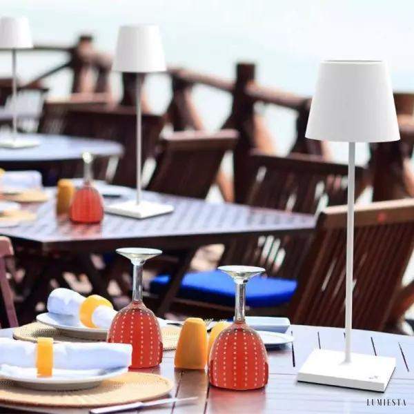 Nowoczesna lampa stołowa LED z regulacją jasności