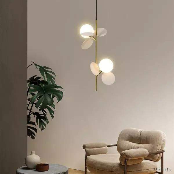 Wielokolorowa lampa wisząca szklana kula w designie liścia