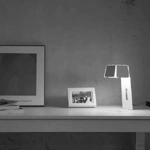 Minimalistyczna lampa biurkowa Object 3 z metalu