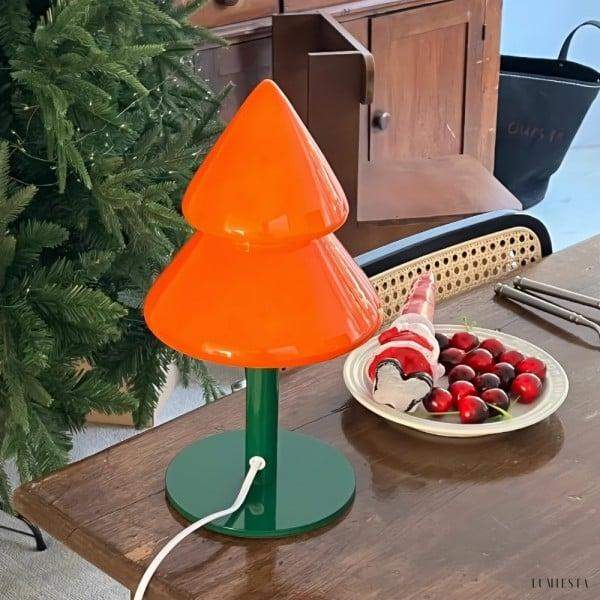 Lampka stołowa w kształcie choinki z kolorowego szkła