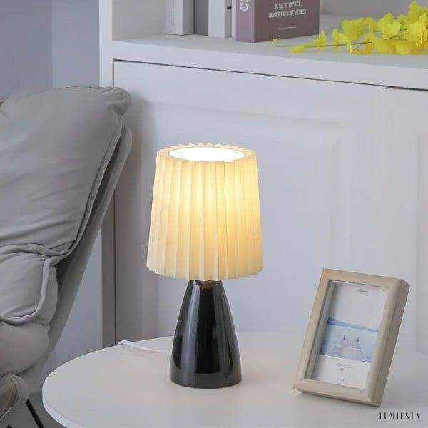 Nowoczesna urocza lampa stołowa plisowana w trzech kolorach