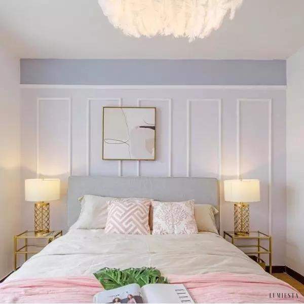 image_3-467.jpg Metalowa lampa stołowa wrażająca otwartą konstrukcją złotą