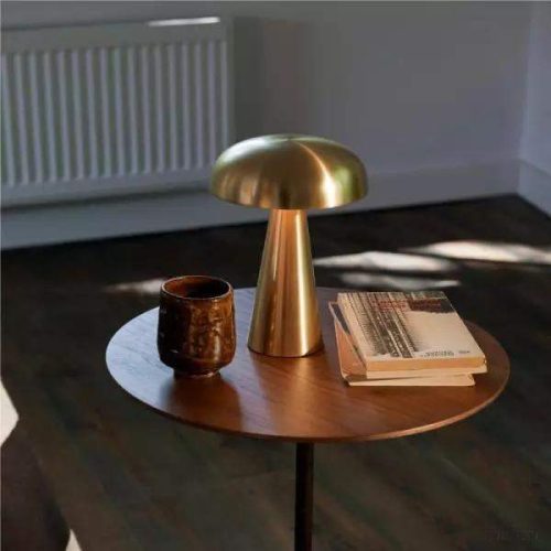 Stylowa przenośna lampa stołowa Como SC53 z kloszem w kształcie grzyba