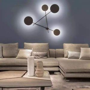 Lampa ścienna Iride w nowoczesnym geometrycznym stylu