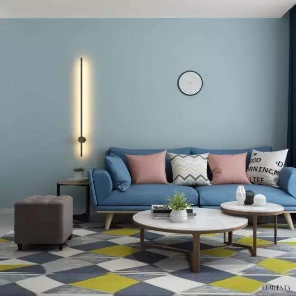 Nowoczesna czarna liniowa lampa LED naścienna do wnętrz