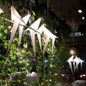 Żyrandol Birdy w stylu rzeźbiarskim z akrylu