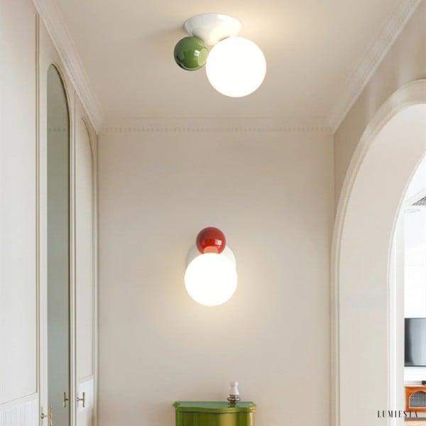 Stylowa lampa ścienna kula akrylowa w kolorze kremowym