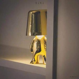 Innowacyjna lampa Thinker w kształcie postaci złotej lub chromowanej