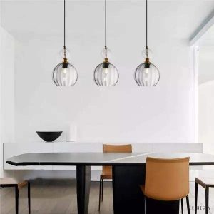 Nowoczesna lampa wisząca w kształcie kuli witrażowej