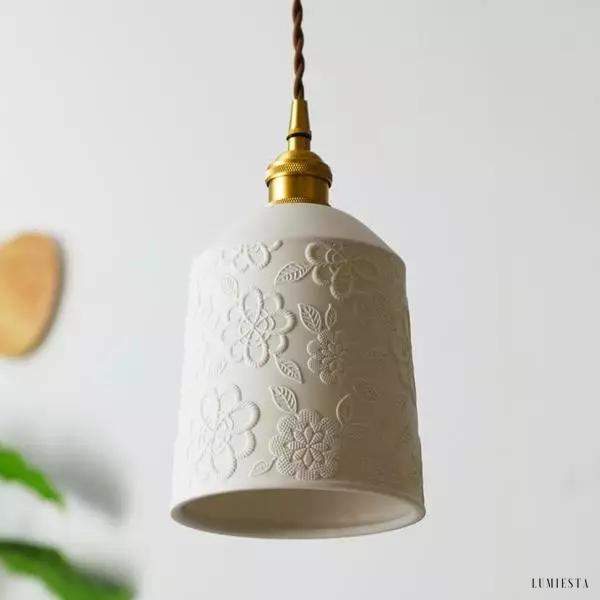 Ceramiczna lampa wisząca z kwiatowym wzorem do wnętrz