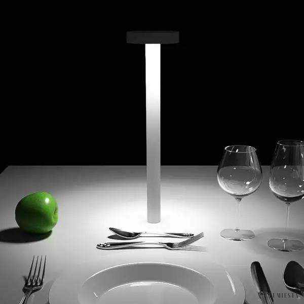 Lampka stołowa Tetatet dotykowa z aluminium stylowa i elegancka
