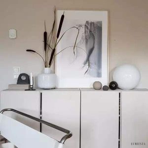 Lampa stołowa w kształcie kuli z opalowego szkła i aluminium