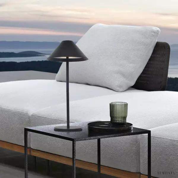 Lampka stołowa Cone z akumulatorem do użytku zewnętrznego