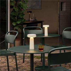 Lampa przenośna Muuto Ease minimalistyczny styl i funkcjonalność