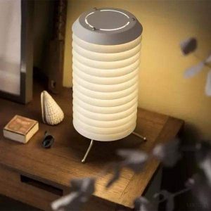 Lampa stołowa Maija z metalowymi dyskami w stylu skandynawskim