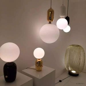 Lampa stołowa Aballs duża w stylu nowoczesnym z szklanym kloszem