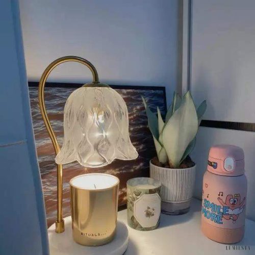 Lampa stołowa w stylu romantycznym z funkcją topnienia wosku