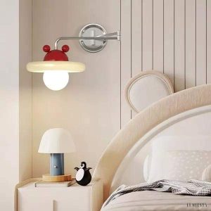 Lampa ścienna z ruchomym ramieniem w kolorze kremowym