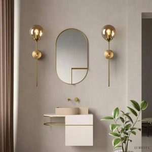 Minimalistyczna szklana lampa ścienna w kształcie kuli