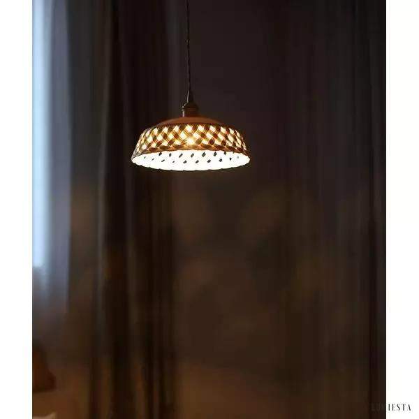 Ażurowa lampa ceramiczna z ręcznie rzeźbionym kloszem