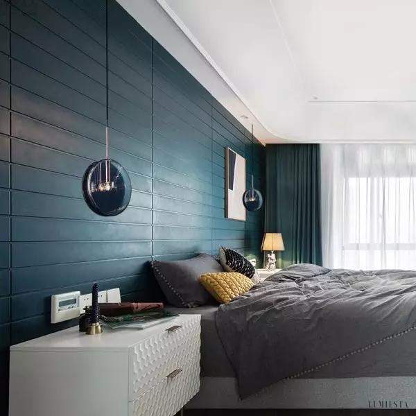 Ciemnoniebieska szklana lampa wisząca nowoczesny design