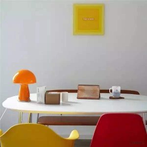 Lampka stołowa w stylu Bauhaus w kształcie grzyba z dimmerem