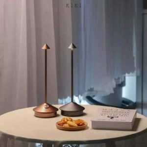 Nowoczesna lampa stołowa LED z akumulatorem w kształcie stożka