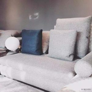 Lampa stołowa w kształcie kuli z opalowego szkła i aluminium