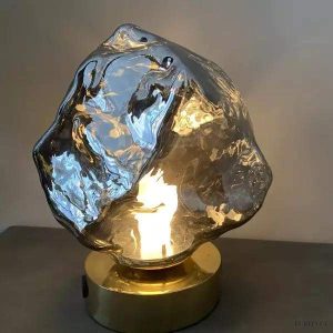 Lampa stołowa retro lava z unikalnym kloszem złotym