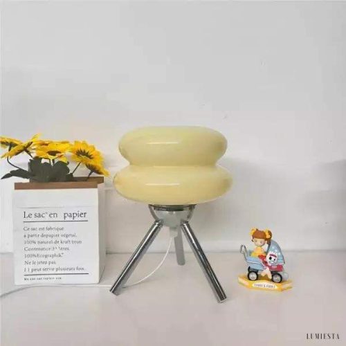 Lampa stołowa Bauhaus z szklanym kloszem na trójnogu