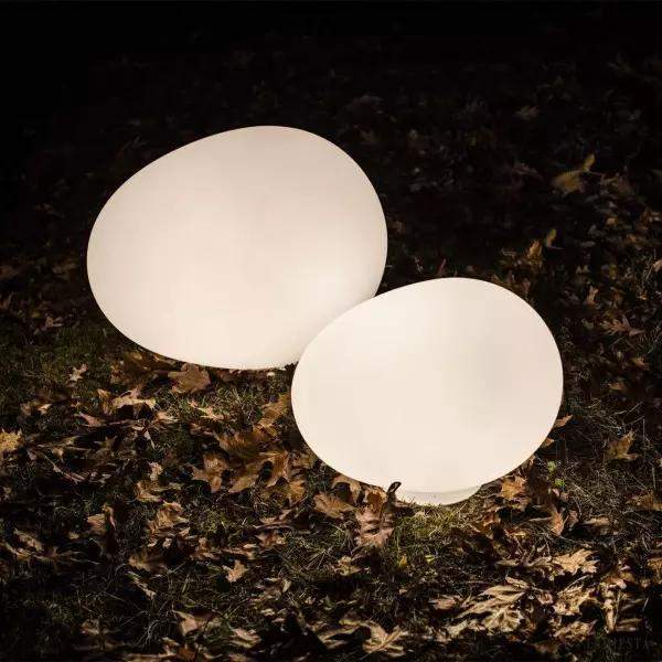 Lampa podłogowa Gregg w kształcie kamieni milowych