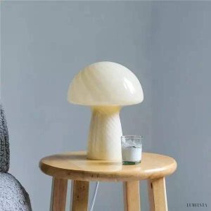 Nowoczesna lampa stołowa w kształcie grzyba z kolorowym kloszem