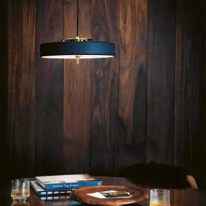 Lampa Wisząca Volt z Mosiądzu w Eleganckim Stylu