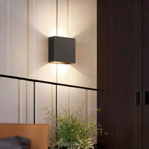 Lampa ścienna LED w kształcie sześcianu styl industrialny