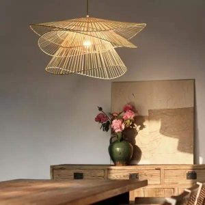 Rattanowa lampa wisząca w stylu wiejskim