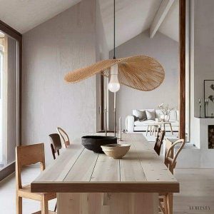 Rattanowa lampa wisząca Wabi Sabi ze słomkowym kapeluszem