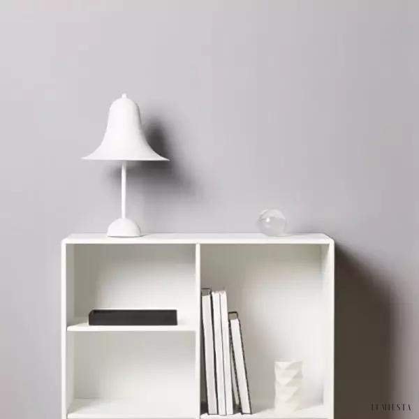 Lampka stołowa Pantop w kształcie dzwonu dostępna w różnych kolorach