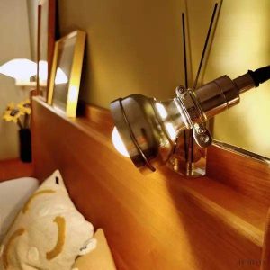 Retro lampa klipsowa industrialna w stylu retro