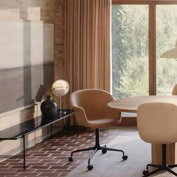 Lampa stołowa Multi-Lite w eleganckim stylu skandynawskim