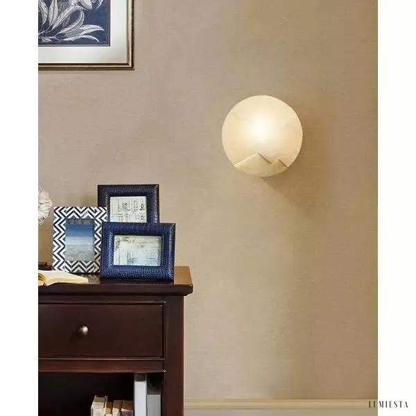 Lampa ścienna z marmuru i miedzi w minimalistycznym stylu