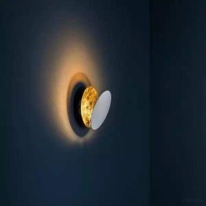 Nowoczesna lampa ścienna Lederam z regulowanym dyskiem