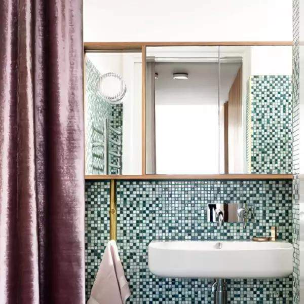 Nowoczesna lampa ścienna sufitowa Crisp z falistym wzorem