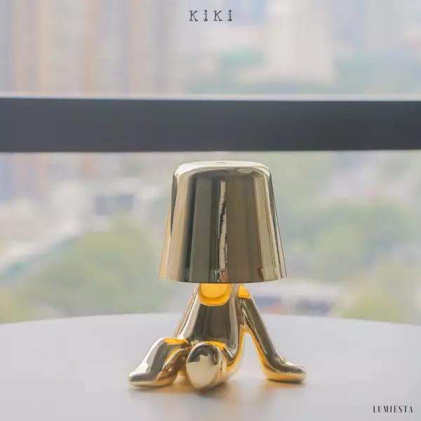 Innowacyjna lampa Thinker w kształcie postaci złotej lub chromowanej