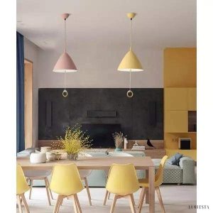 Stożkowa lampa wisząca z serii Macaron w kolorze żółtym