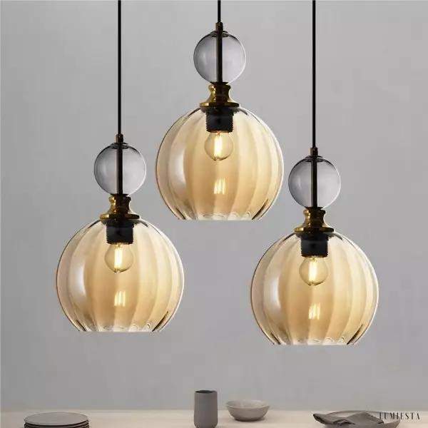 Nowoczesna lampa wisząca w kształcie kuli witrażowej