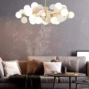 Lampa wisząca w kształcie kulek w pastelowych kolorach