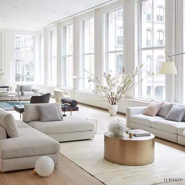 Lampa stołowa w kształcie kuli z opalowego szkła i aluminium