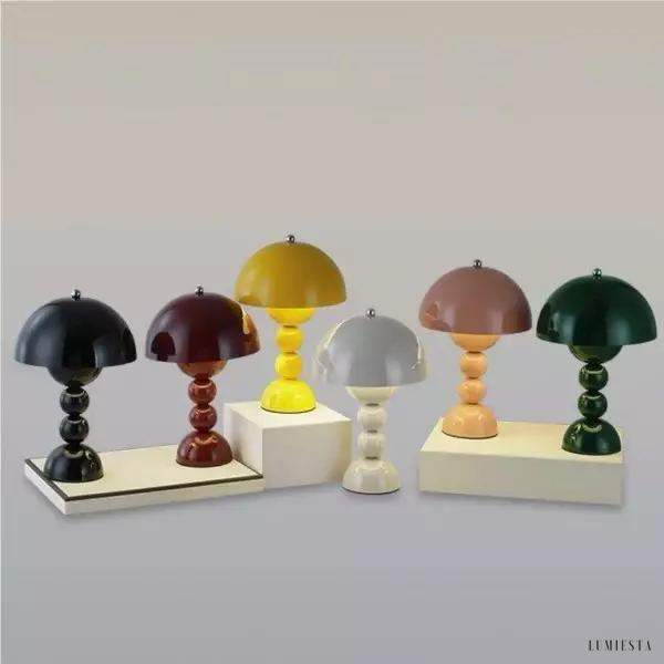 Lampka stołowa w kształcie kwiatu w stylu nordyckim