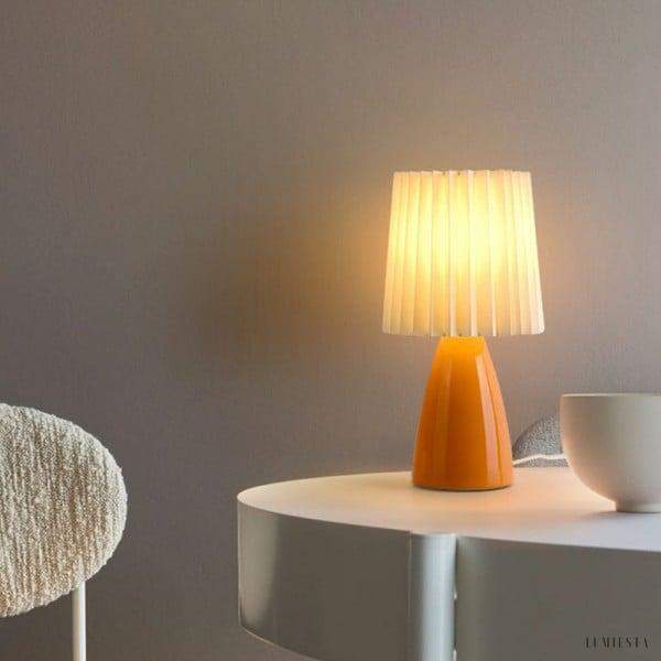 Nowoczesna urocza lampa stołowa plisowana w trzech kolorach